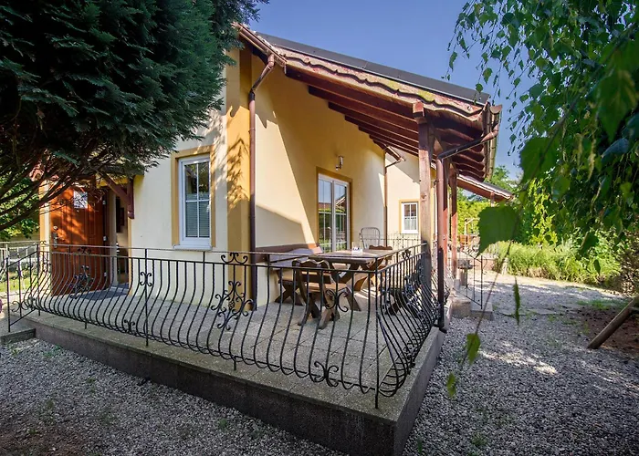 Sun Village Semesterbostad *